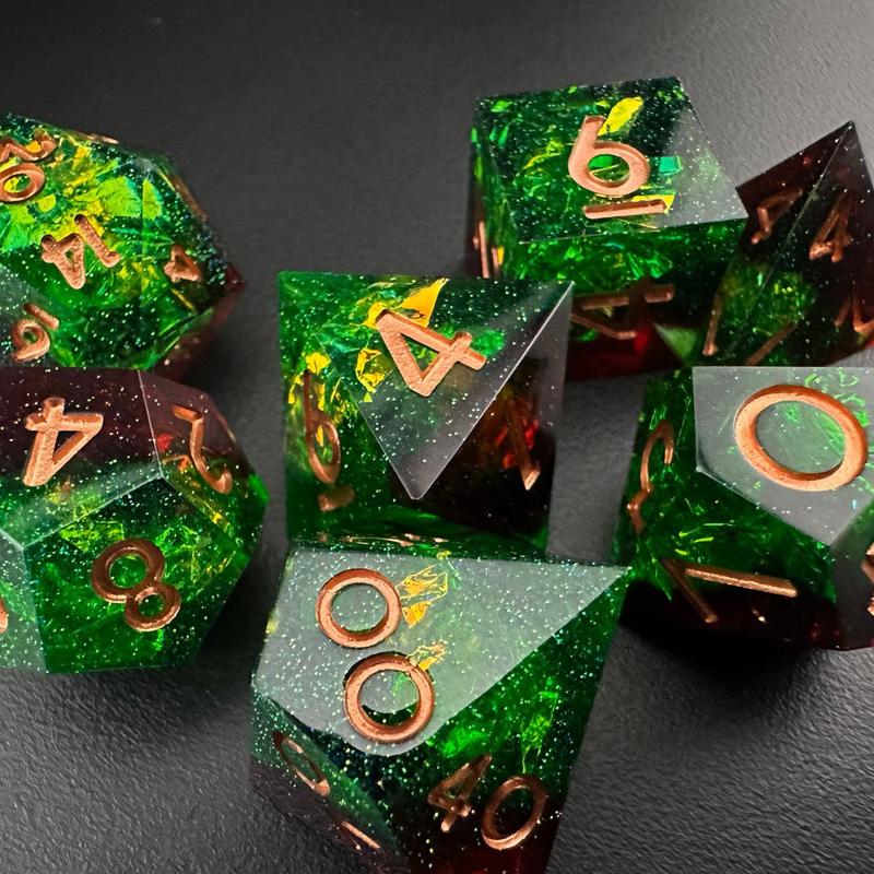 MinMax Misfits Verdant Mystique Resin Polyhedral DnD Dice Set for Dungeons & Dragons (7pc) | Green and Red  | Tabletop RPGS |  | TTRPGs