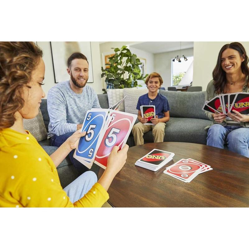 Mattel Games ​Giant UNO Card Game for Kids, Adults & Family Night, Oversized Cards & Customizable Wild Cards for 2 to 10 Players