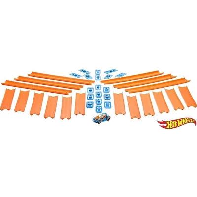 Hot Wheels Track Builder Straight Track with Car, 15 Feet - Styles May Vary BHT77