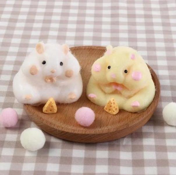 Fascinating Cartoon Cute Hamster Waffles Paws Squeeze Toy Silicone Pinch TPR Soft Decompression Stress Toy for Kids Gift Squishy