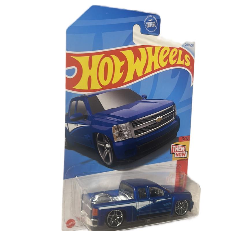 Hotwheels 2007 Silverado. Blue