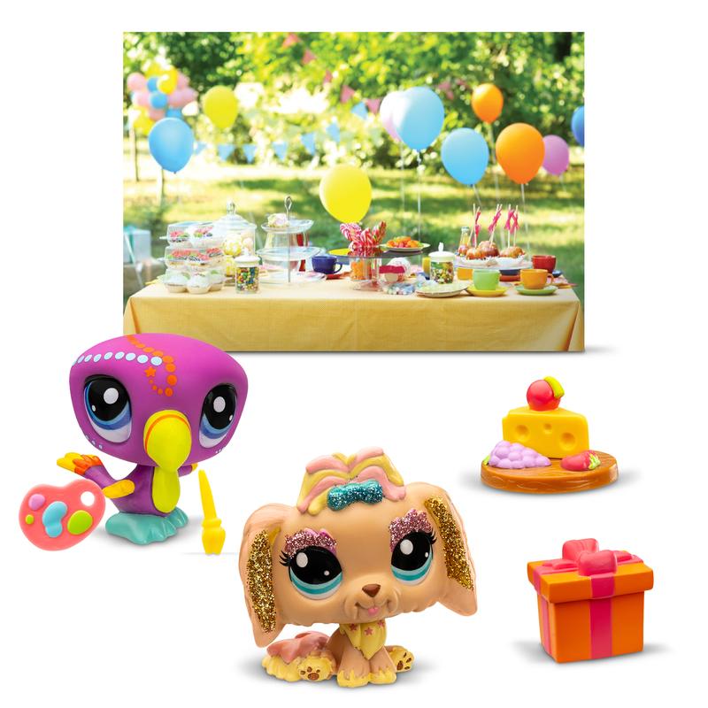 Littlest Pet Shop - Petfluencer Pairs - 2 Pets and 4 accessories, Insta-worthy Backdrop, Collector Card, and Virtual Code to unlock Roblox play