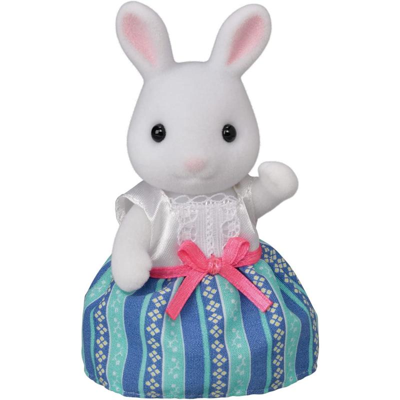 Calico Critters Snow Rabbit Mother's Weekend Travel Set, Dollhouse Playset with Figure and Accessories