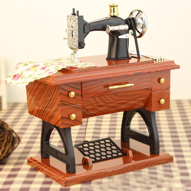 Vintage Sewing Machine Design Music Box, Creative Hand Crank Music Box, Desktop Decoration for Home Living Room Bedroom, Birthday Gift