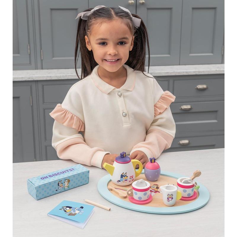 Bluey – Tea Party Set – Wooden 18-Piece Pretend Play Set with Tray, Teapot, Tea Cups, Biscuits, and Notepad for Children 3 Years and up – Imaginative Fun and Role-Playing, FSC Certified