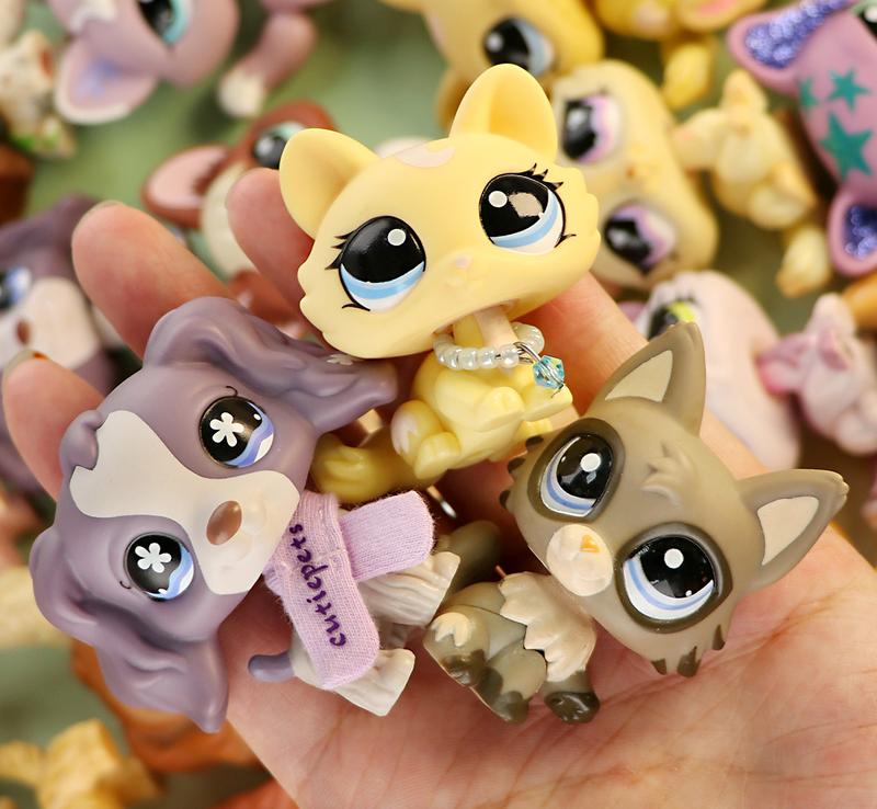 littleshop random 3 pc animal cat and dog action figures and random 7 pc accessories for lps collection