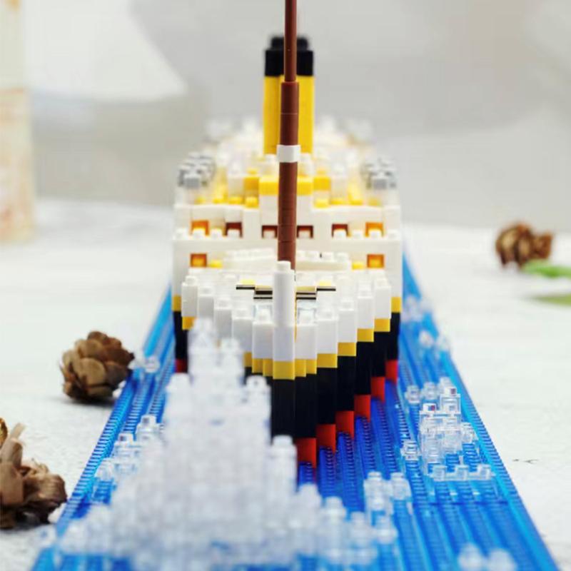 Titanic Ship Micro Mini Building Blocks Set, 1860pcs 3D Titanic Model Building Set Micro Mini Blocks, DIY Bricks Toys Gift for Adults and Kids Age 12+