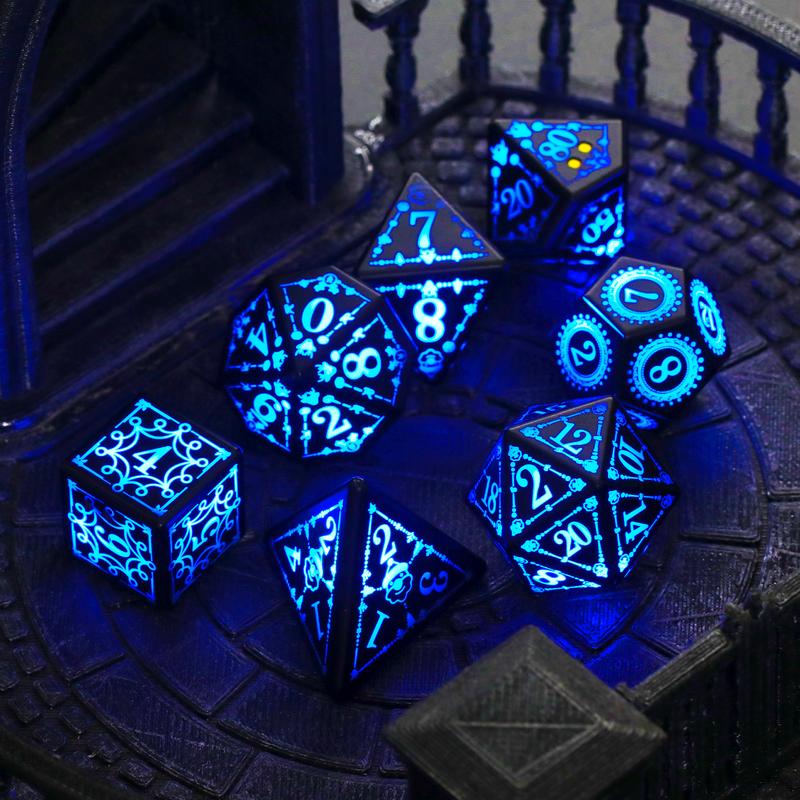 Light up Dice, Rechargeable Dice Set D&D Electronic Flashing LED Dice with Charging Case Glow in The Dark Dice for Role Playing Game RPG Dice dnd dice