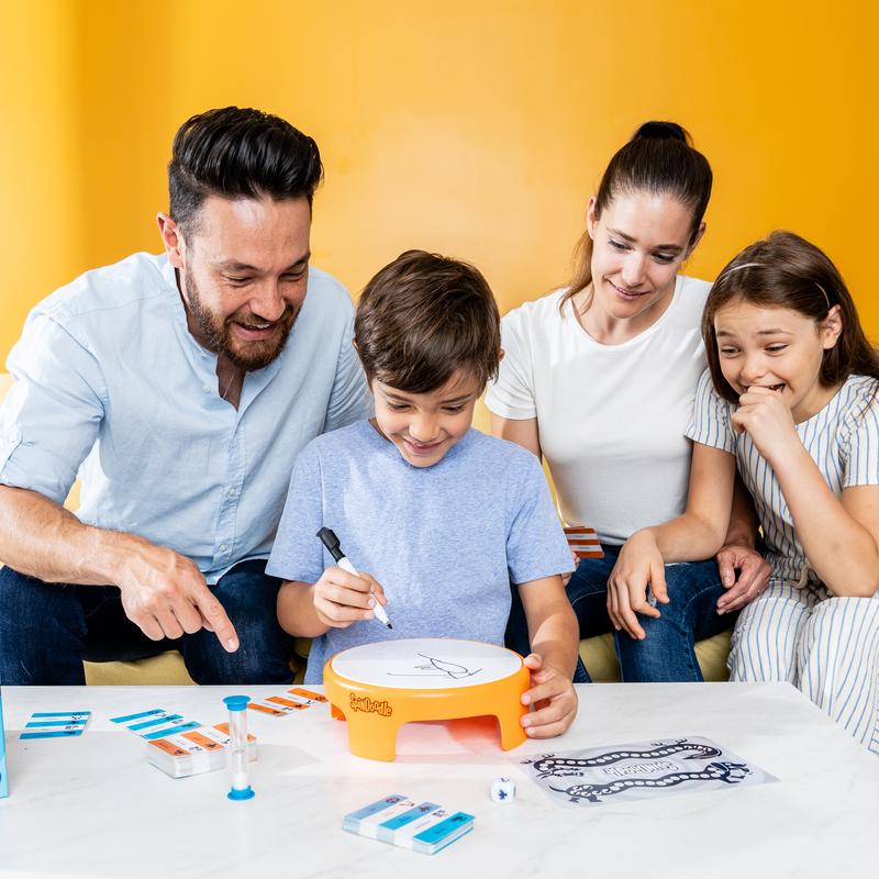 Educational Insights Spindoodle, Draw On A Spinning Board, 4 Players, Perfect For Family Game Night, Board Game for Kids Ages 8+