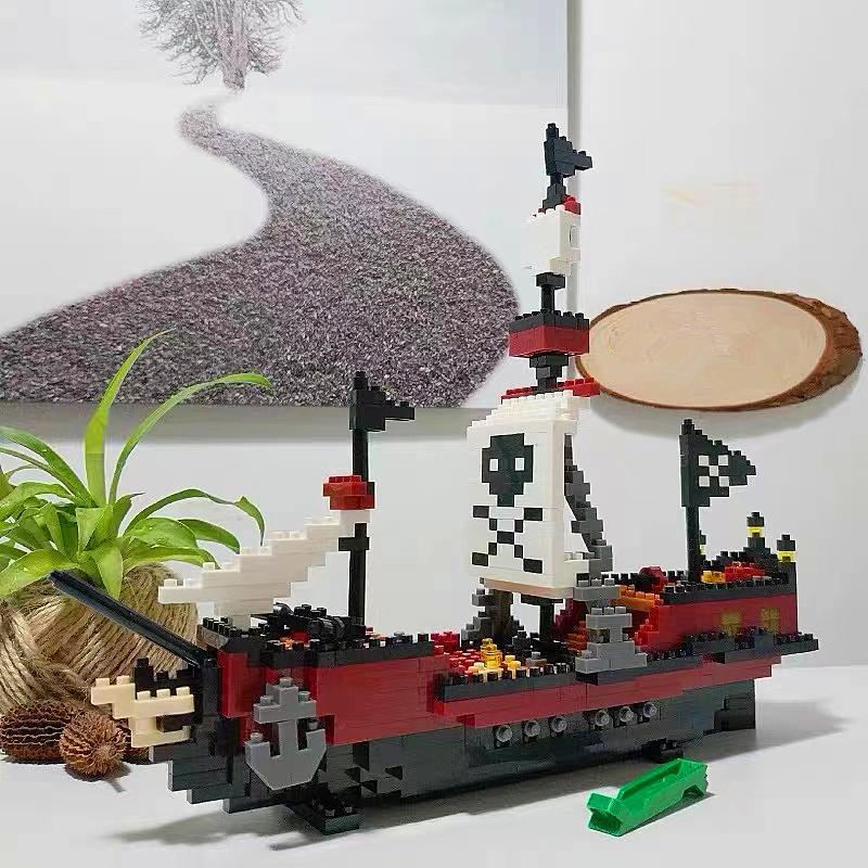 780pcs set Pirate Ship Building Block Toy, Creative Desktop Ornament, Educational Toy for Adults and Kids