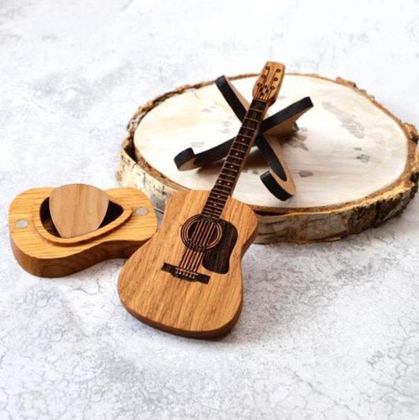 Wooden Guitar Pick Box with Stand,3PCS Unique Guitar Picks,Guitar Pick Holder Box,Musician Engraved Wooden Plectrum Case,Acoustic Guitar Box for Electric Bass Guitar Ukulele Lover